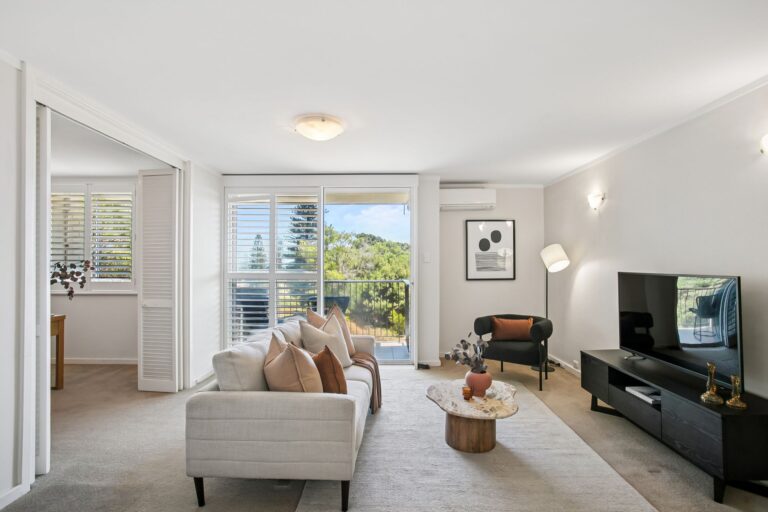 5/22 John Street gallery