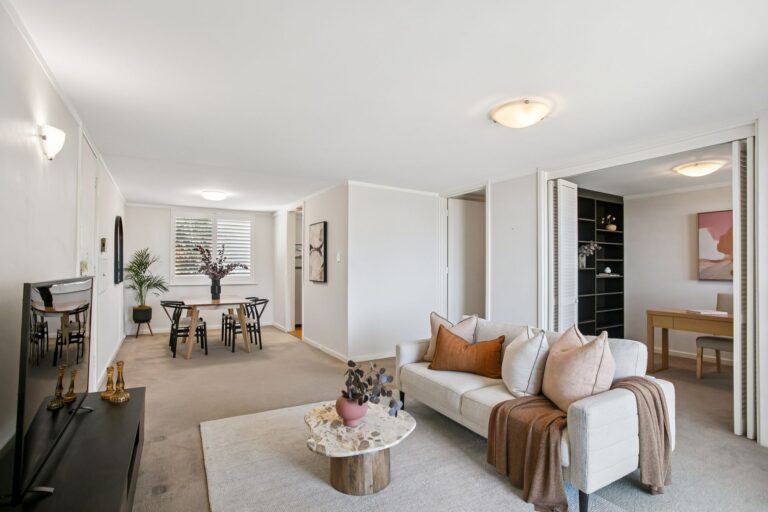 5/22 John Street gallery