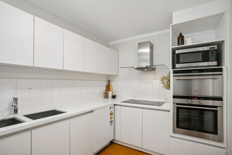 5/22 John Street gallery