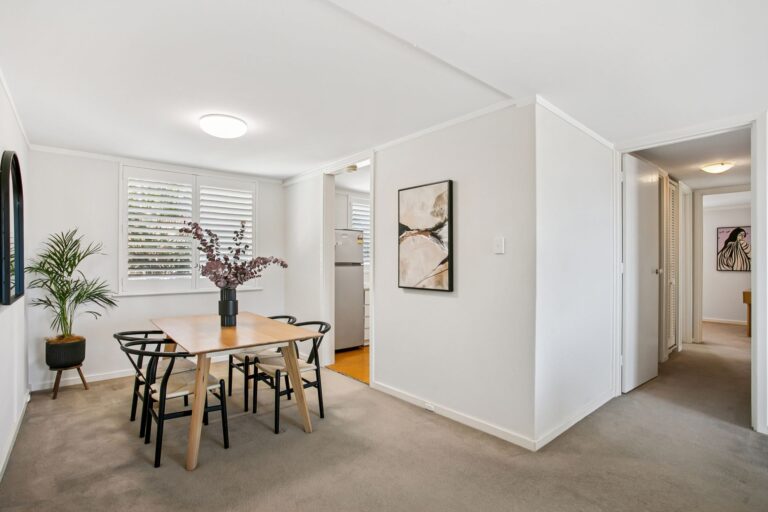 5/22 John Street gallery