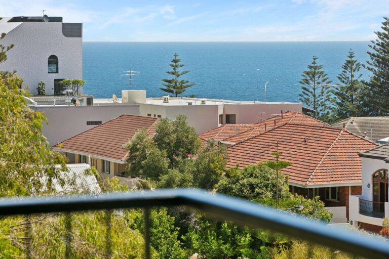 5/22 John Street gallery