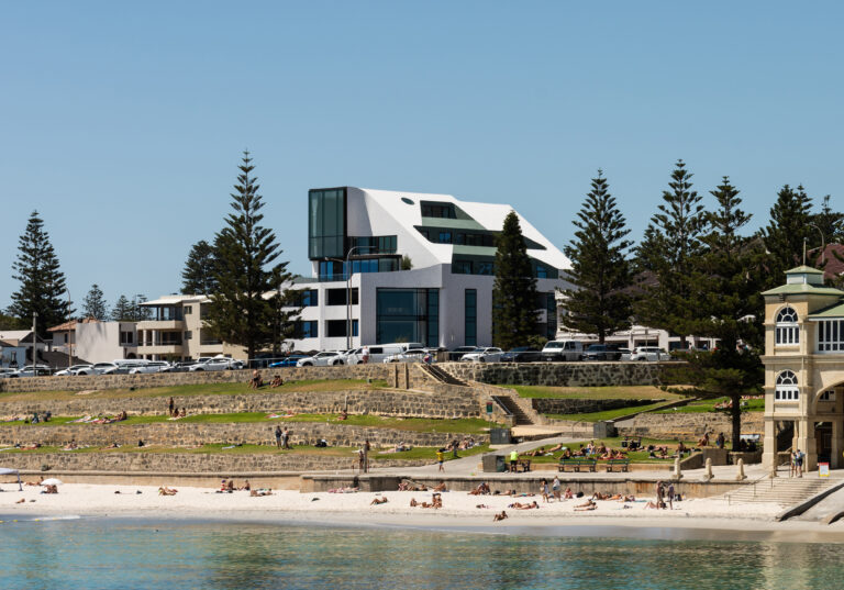 4/110 Marine Parade gallery