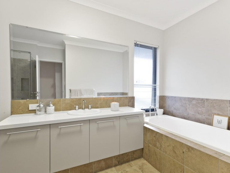 8 CHIPPERFIELD COURT gallery