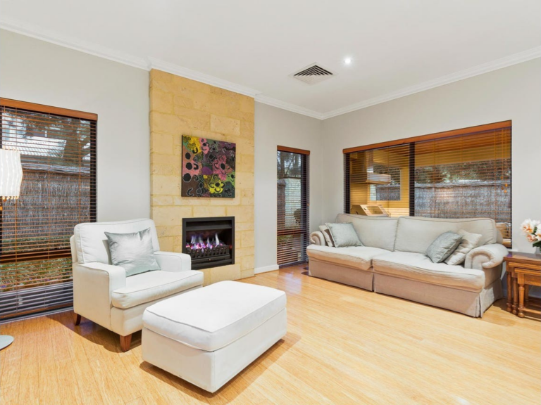 8 CHIPPERFIELD COURT gallery