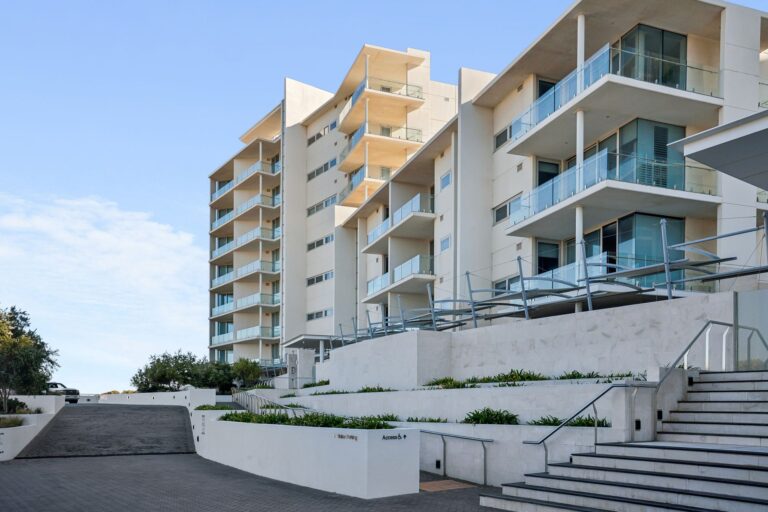 45/100 Country Club Drive gallery