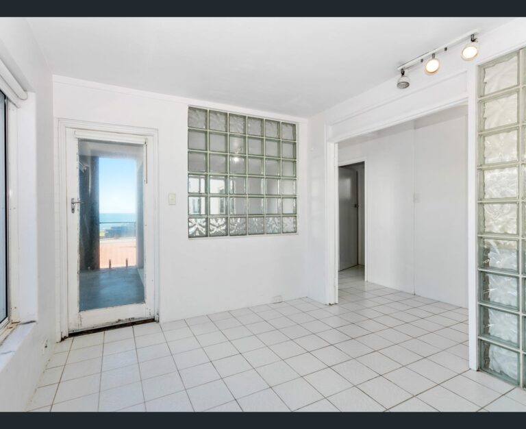 2/232 Marine Parade gallery