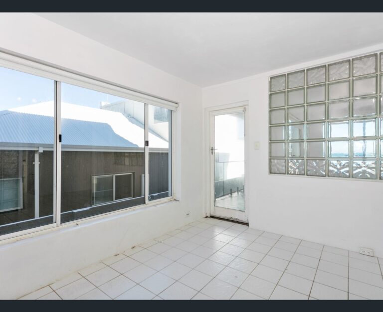 2/232 Marine Parade gallery
