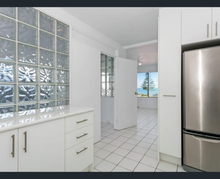 2/232 Marine Parade gallery