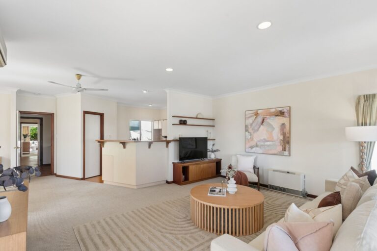8 Margaret Street gallery