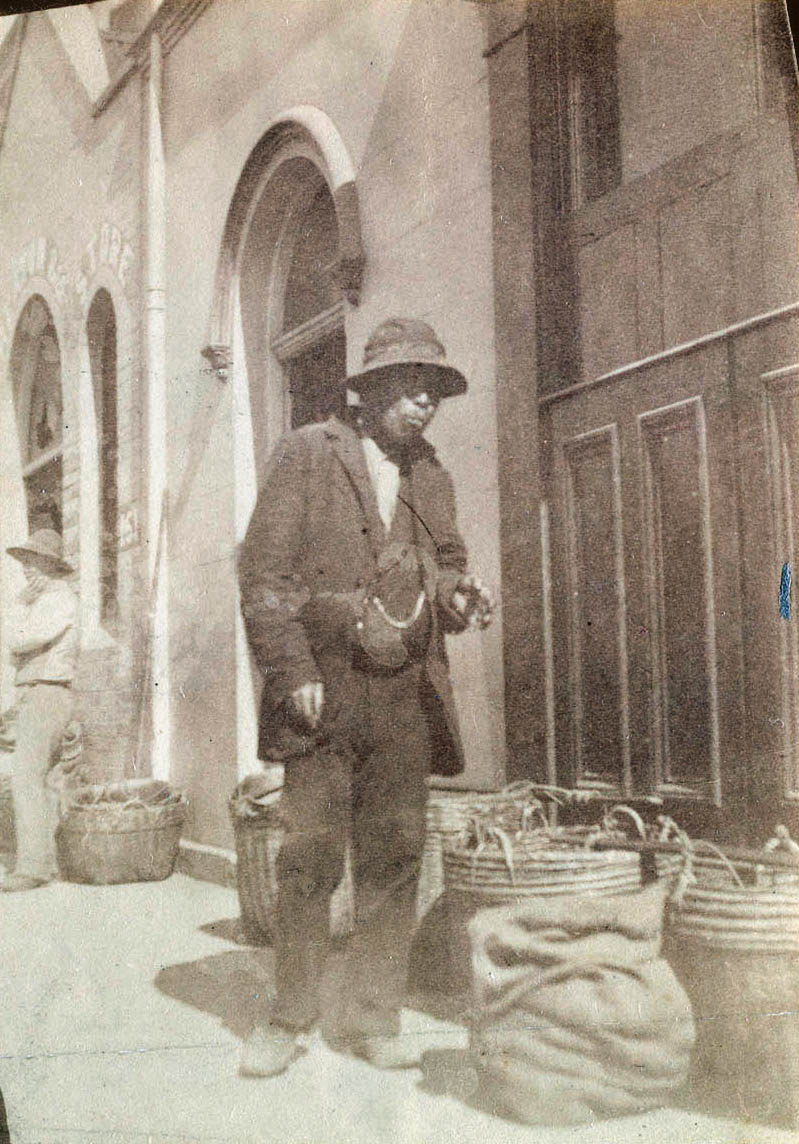 Photograph of Chinese labourers c1885-90 taken on the streets of Sydney