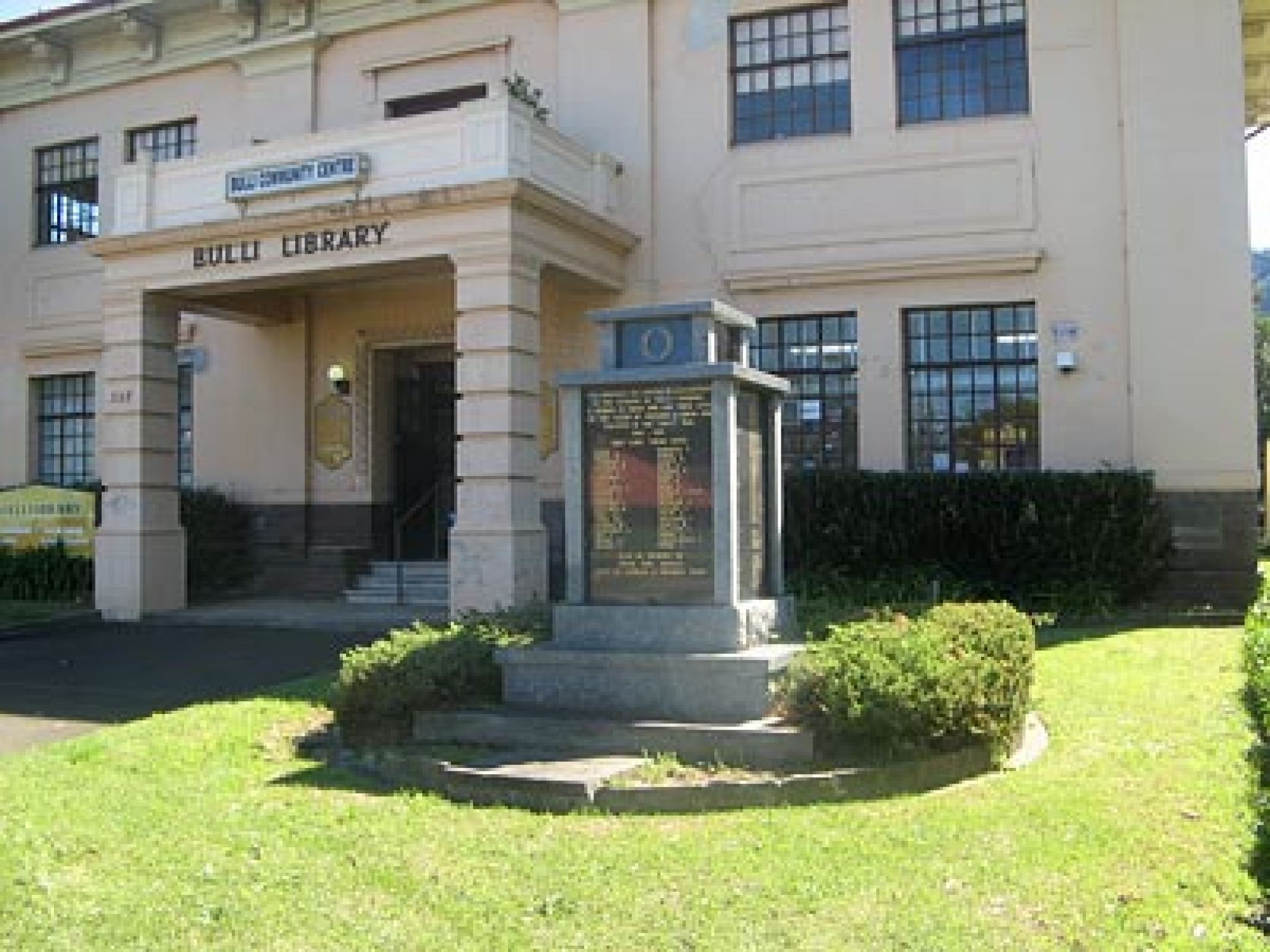 Photograph of Bulli-Woonona War Memorial  war memorial