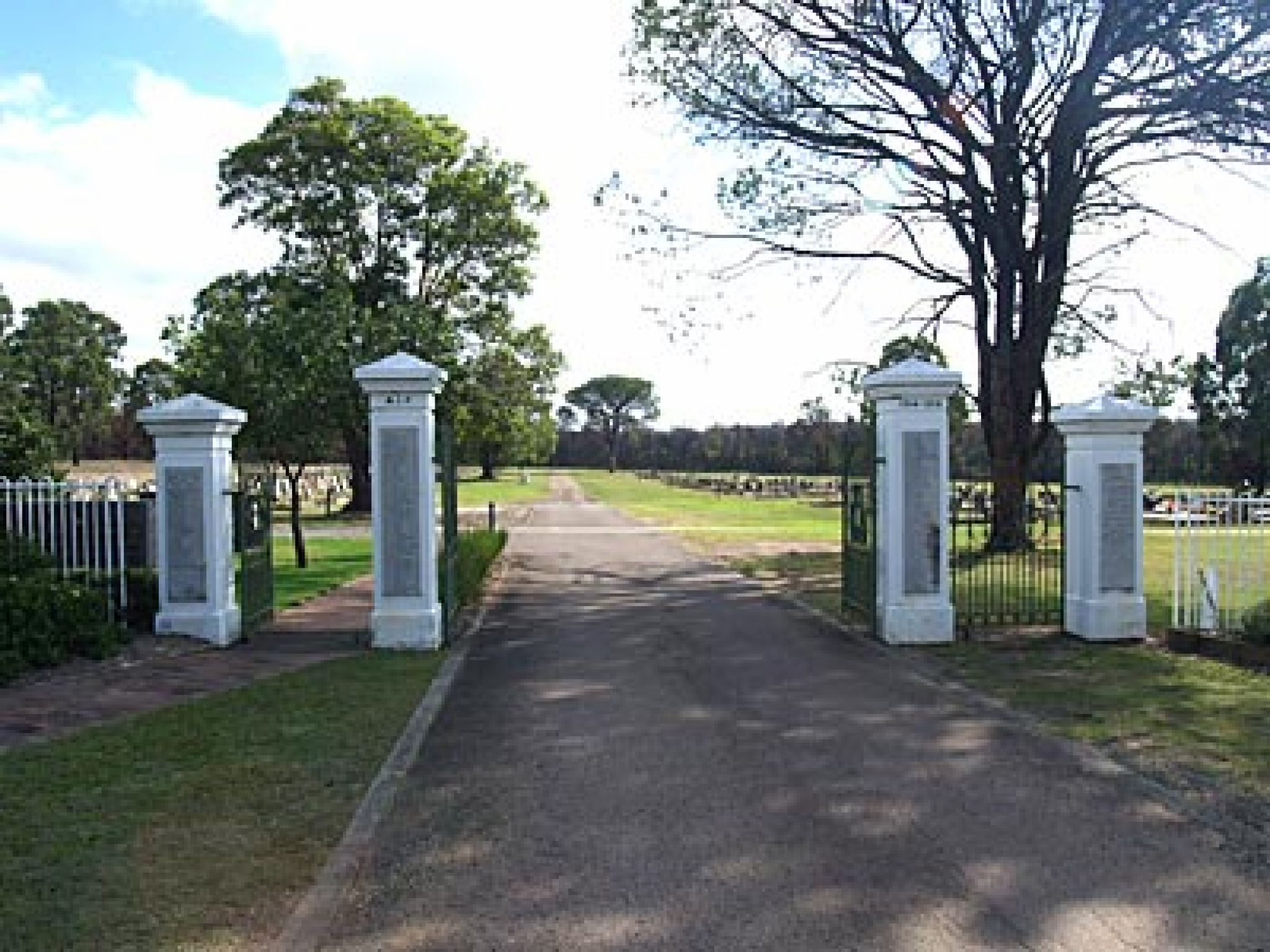 Photograph of Aberdare Cemetery First World War Memorial Gates  war memorial