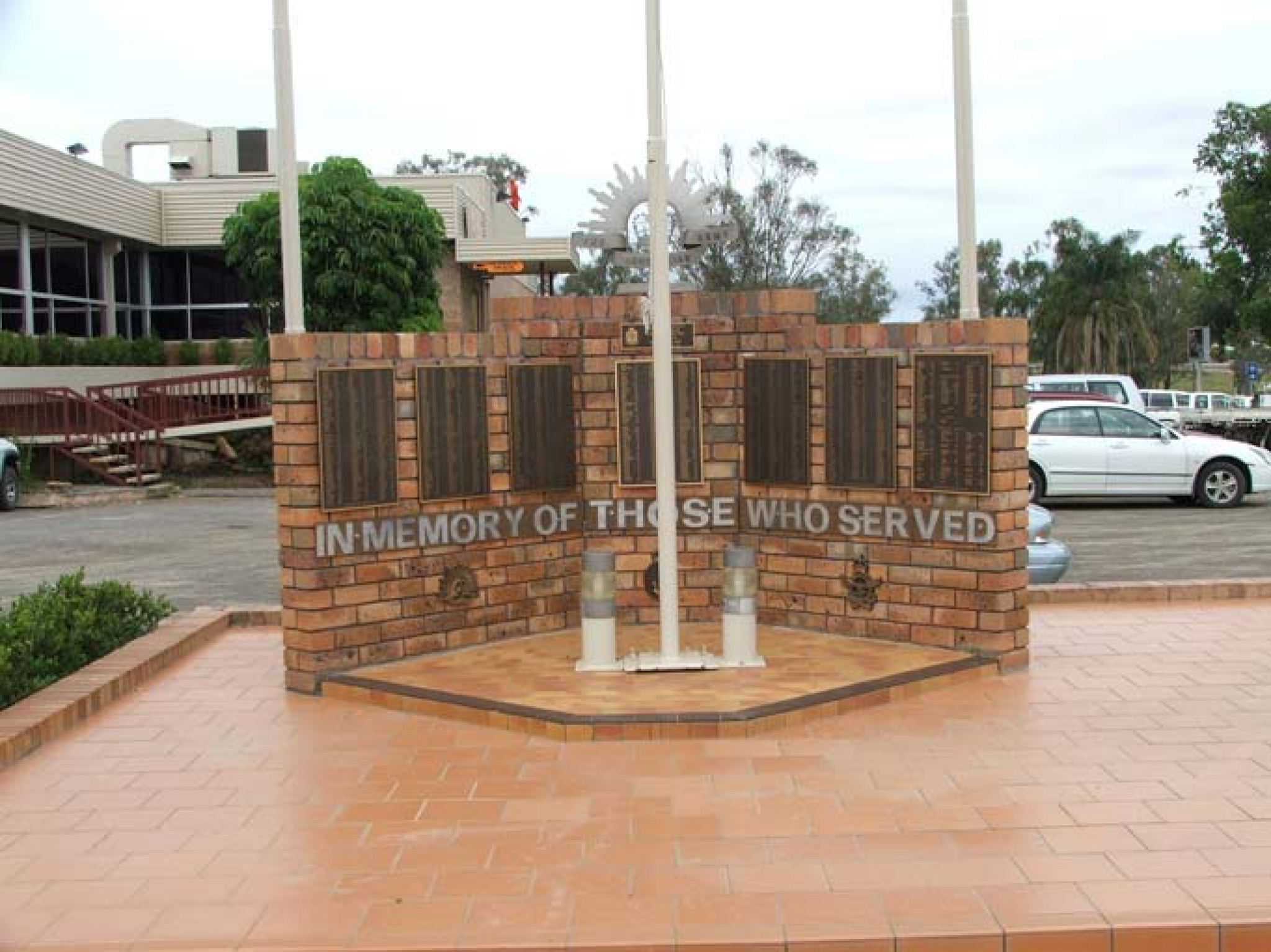 Photograph of Narrabri RSL Club War Memorial war memorial