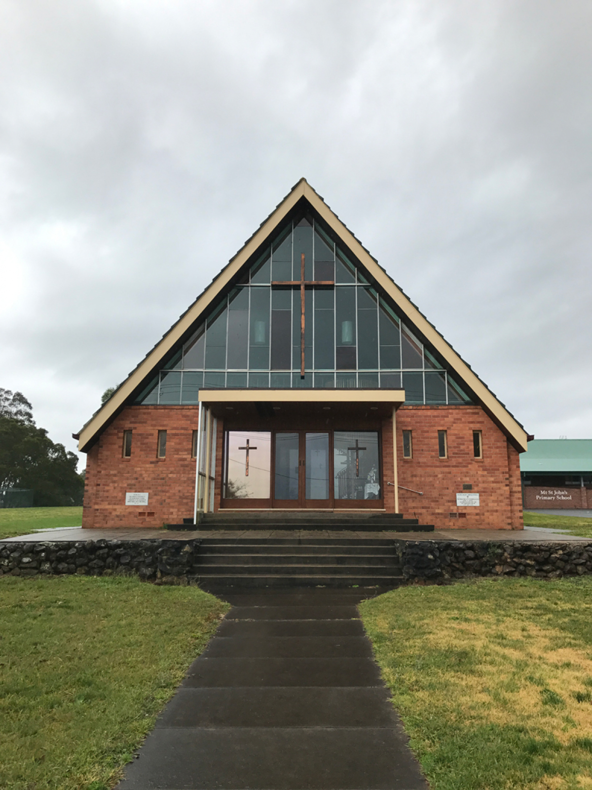 Photograph of Sacred Heart Memorial Church, Dorrigo   war memorial