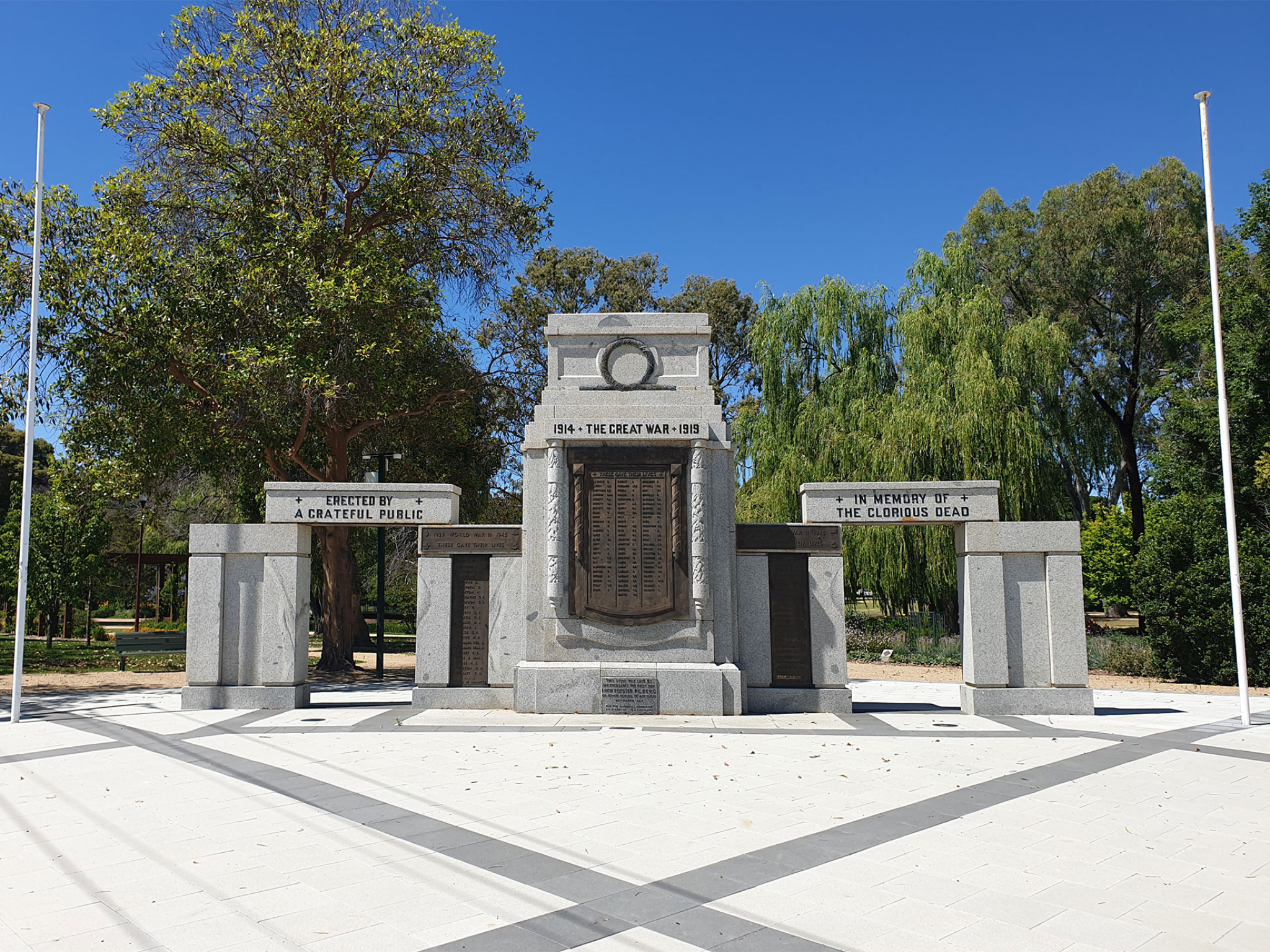 Photograph of Deniliquin Cenotaph  war memorial