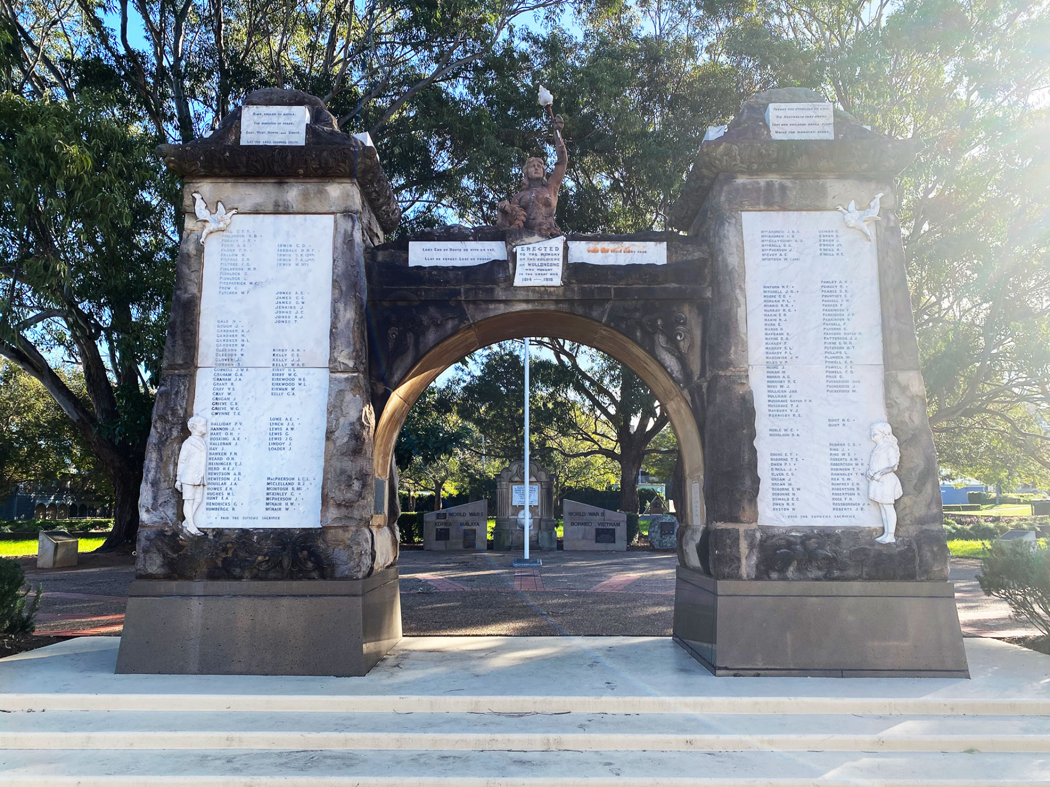 Photograph of Wollongong Cenotaph  war memorial