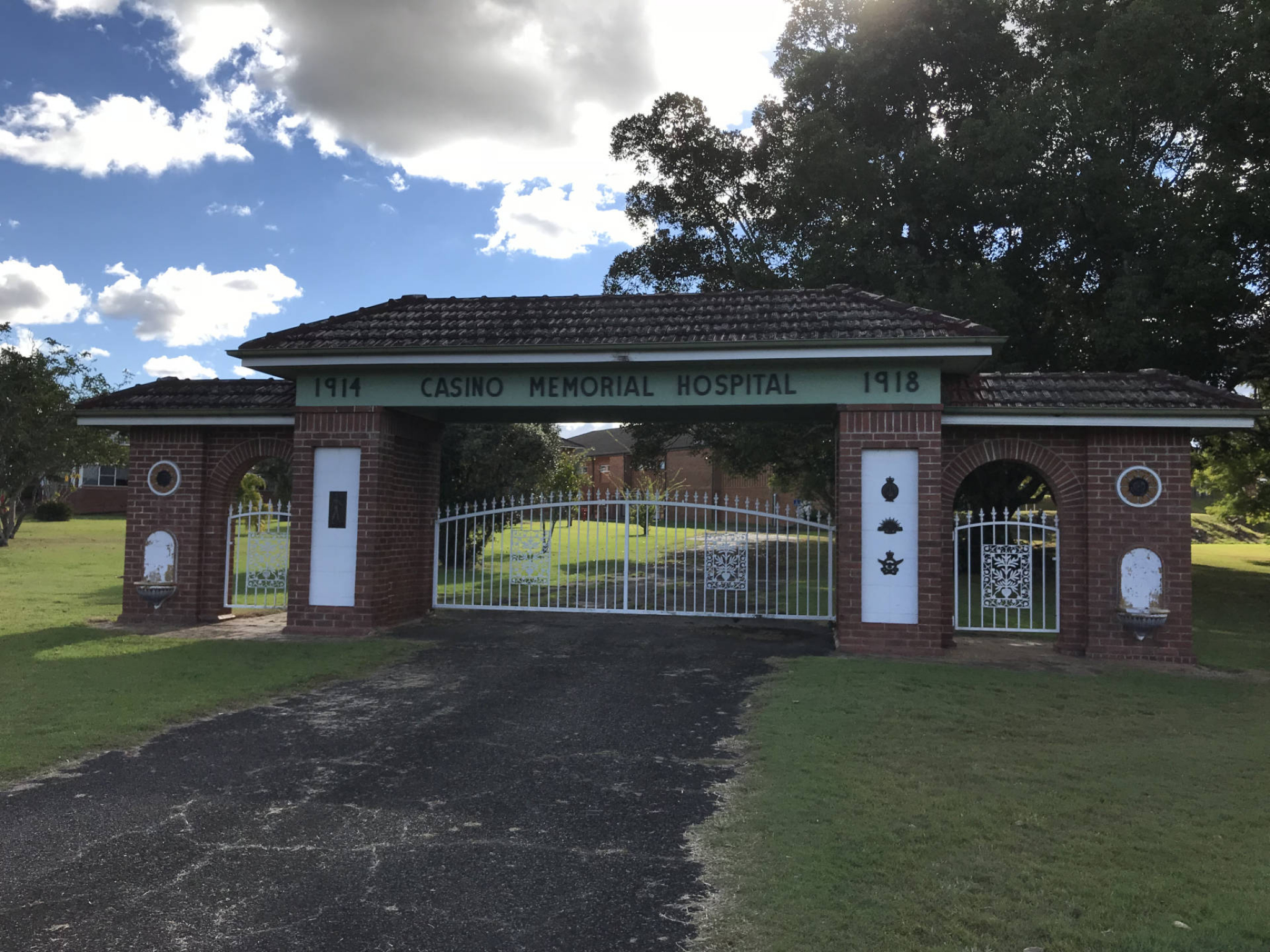 Photograph of Casino and District Memorial Hospital Gates war memorial
