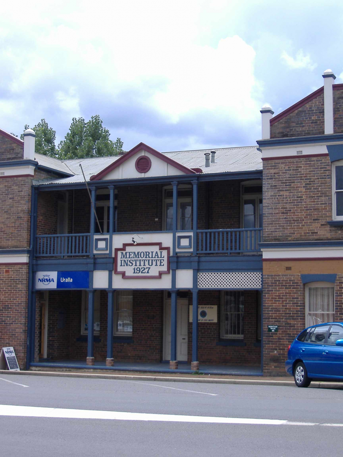 Photograph of Uralla Memorial Institute  war memorial