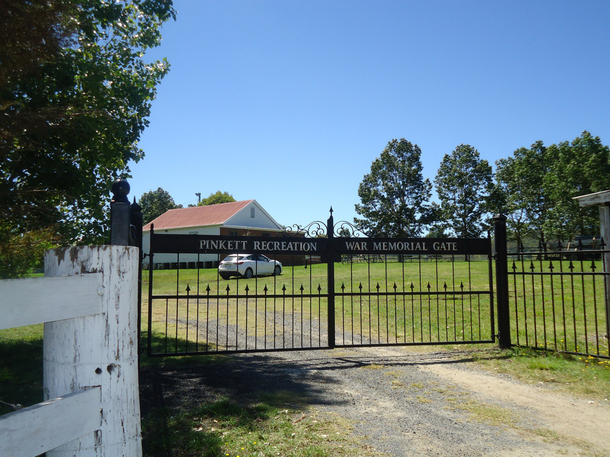 Photograph of Pinkett Recreation Ground War Memorial Gate  war memorial