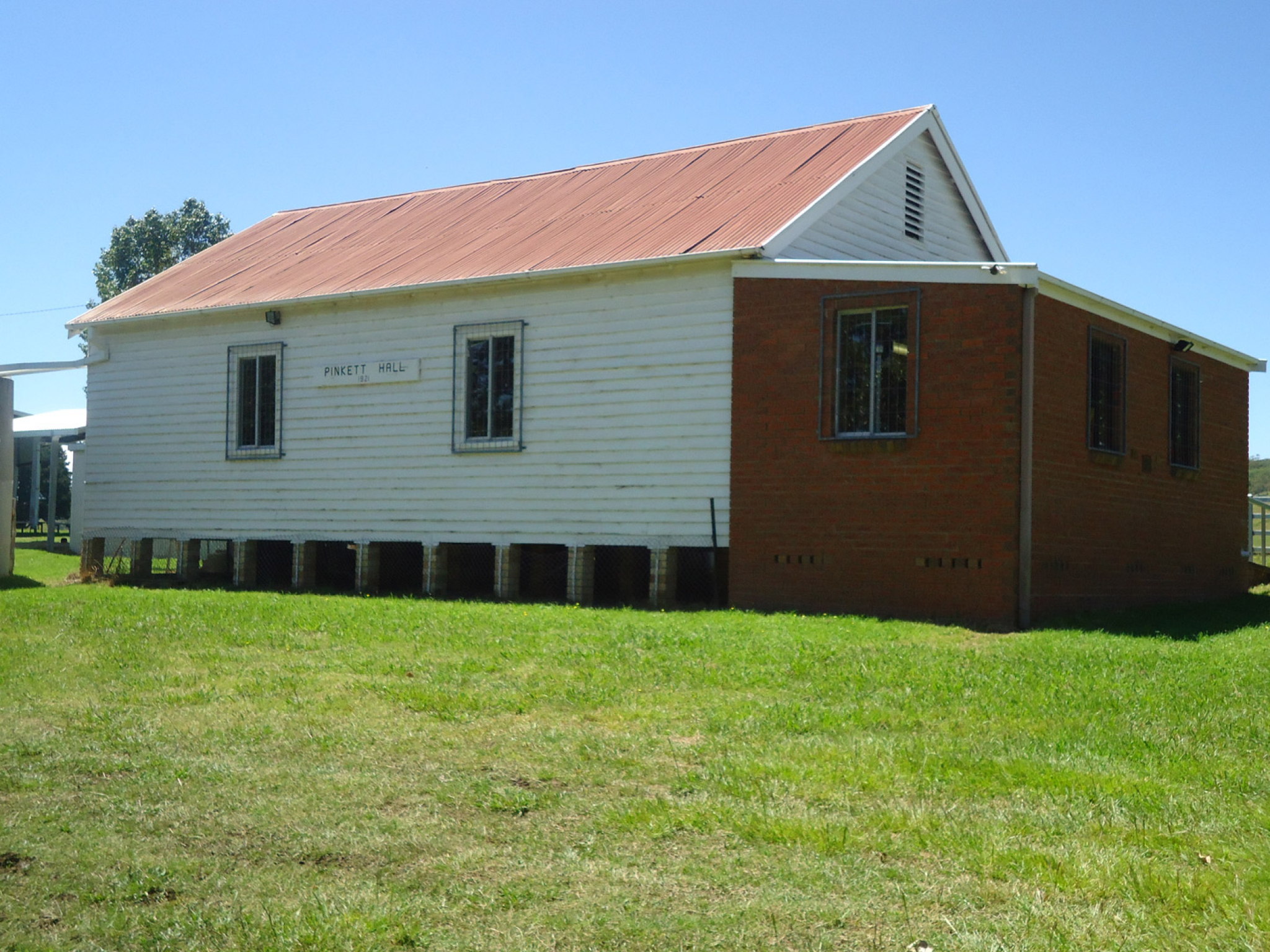Photograph of Pinkett War Memorial Hall  war memorial