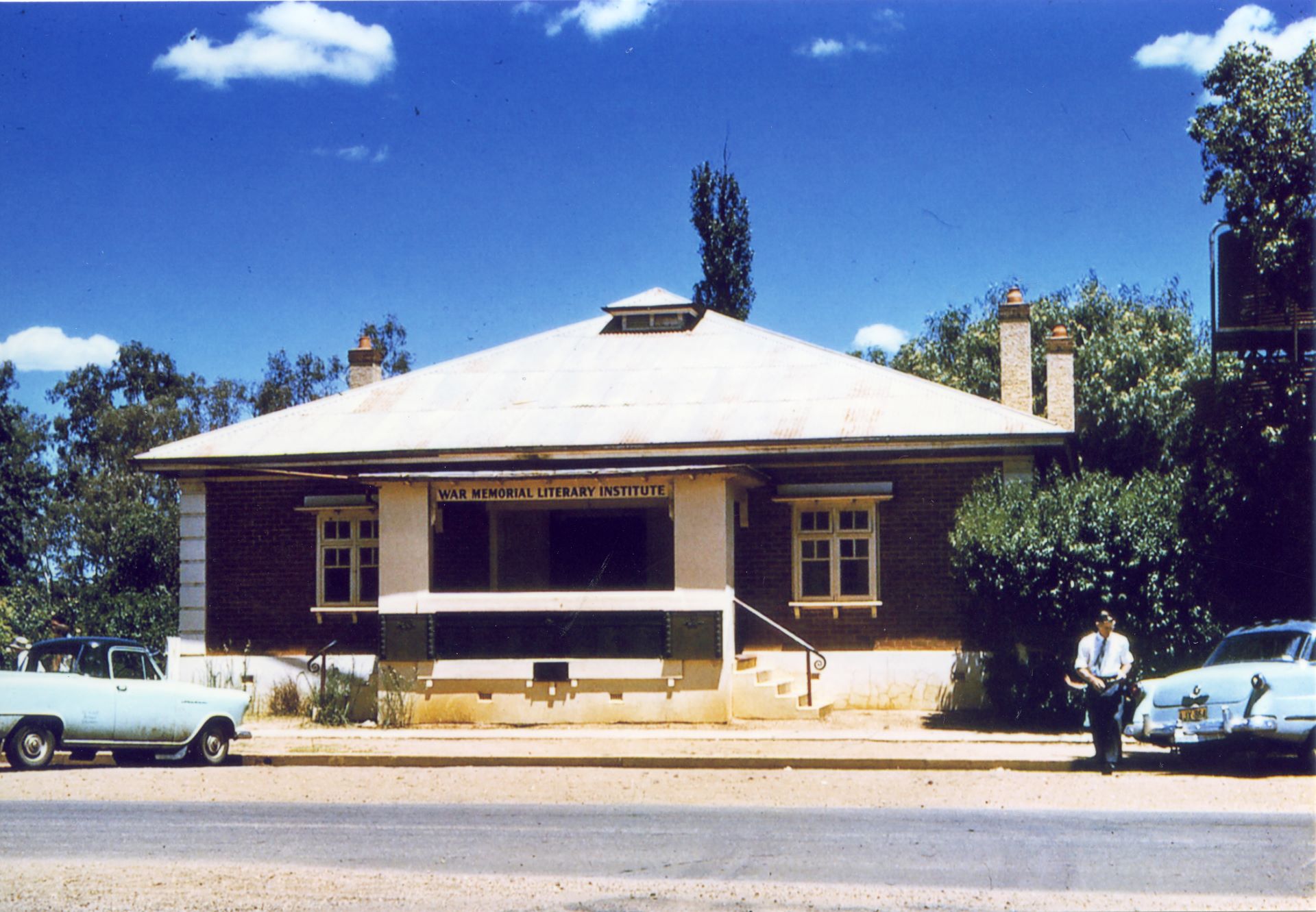 Gilgandra War Memorial Literary Institute. Date Unknown.