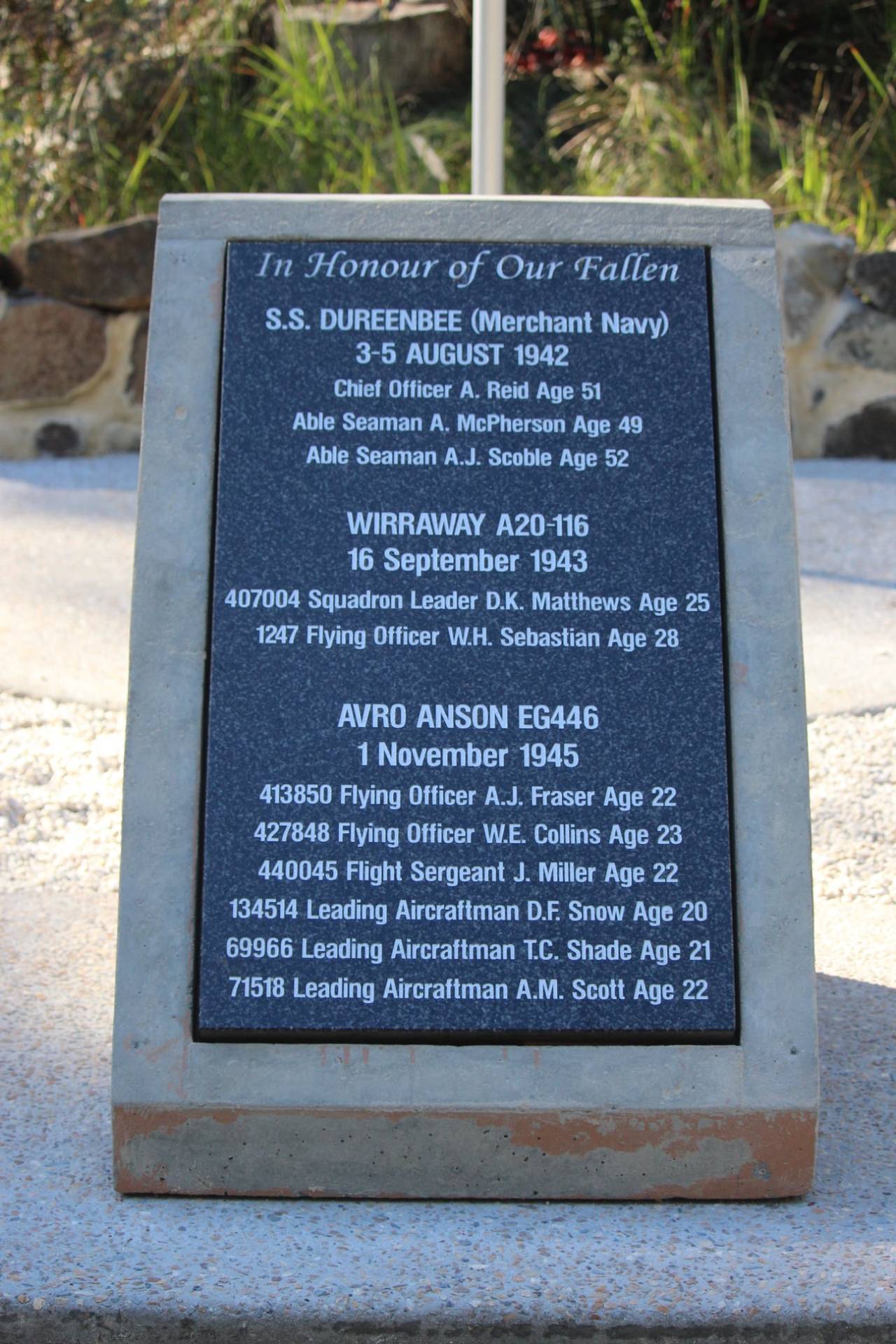 Moruya Bush War Memorial, honour roll stone