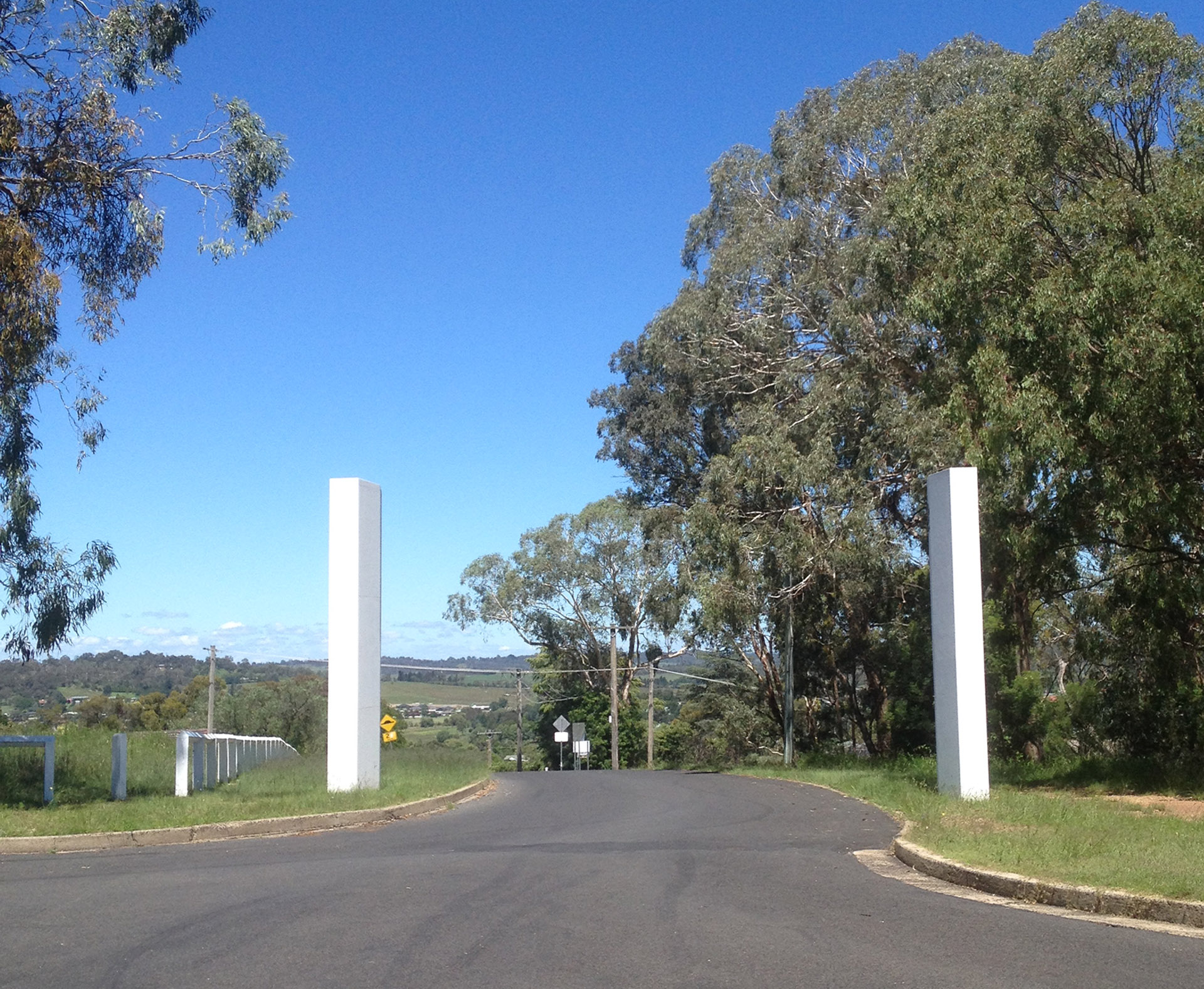 Apex Memorial Lookout, Armidale, view of both pillars alongside road