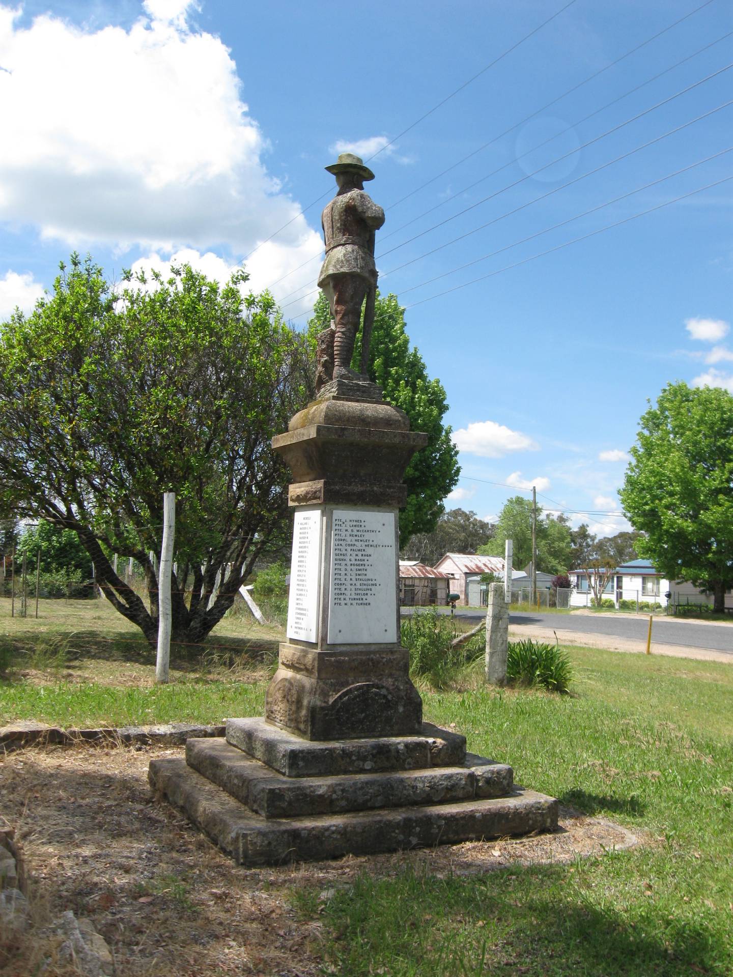 Liston-Amosfield First and Second World Wars Memorial, original memorial before restoration