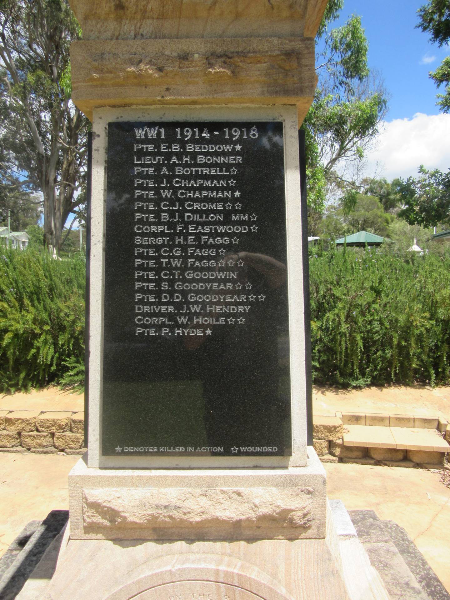 Liston-Amosfield First and Second World Wars Memorial, honour roll tablet