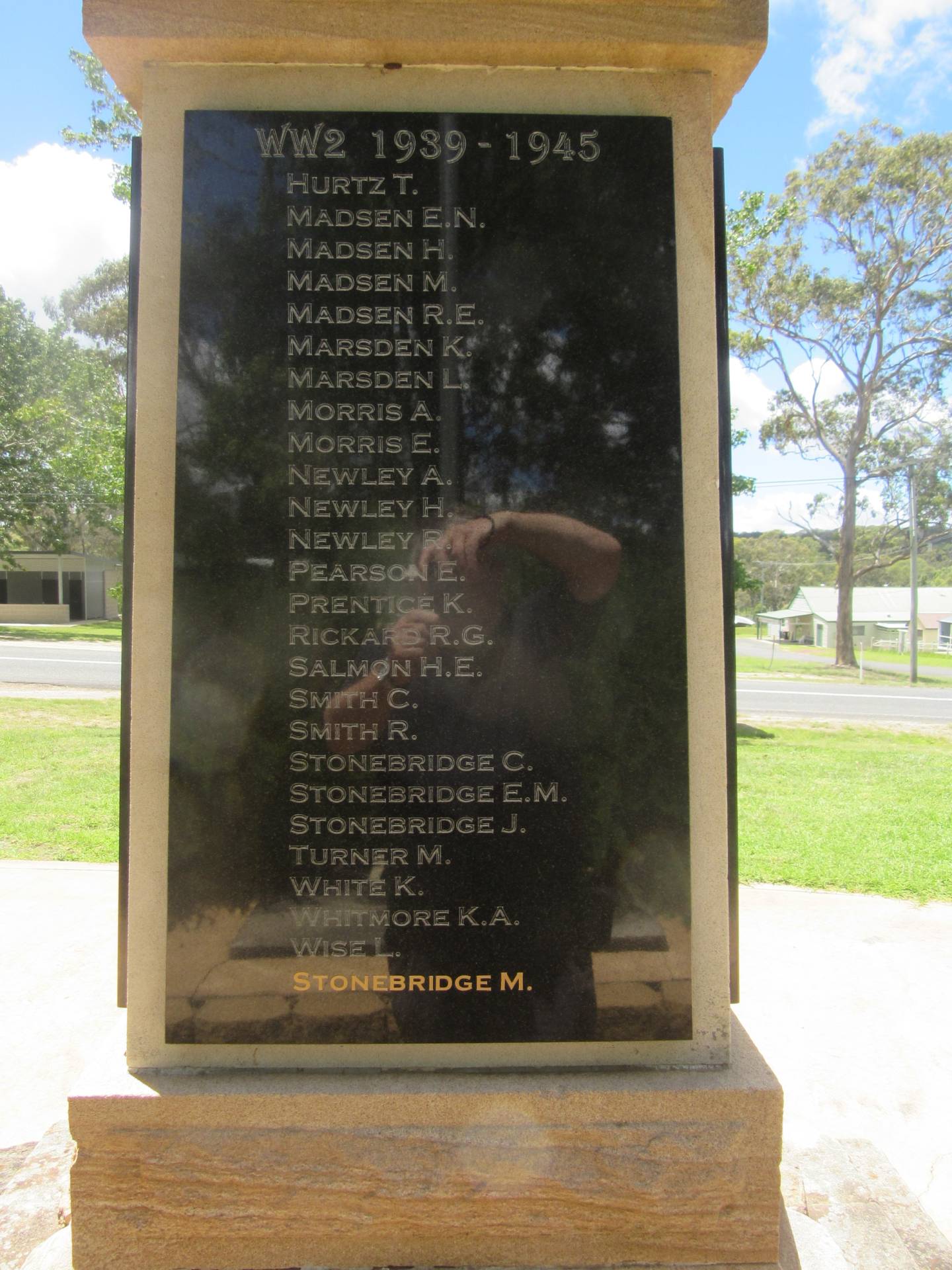 Liston-Amosfield First and Second World Wars Memorial, honour roll tablet