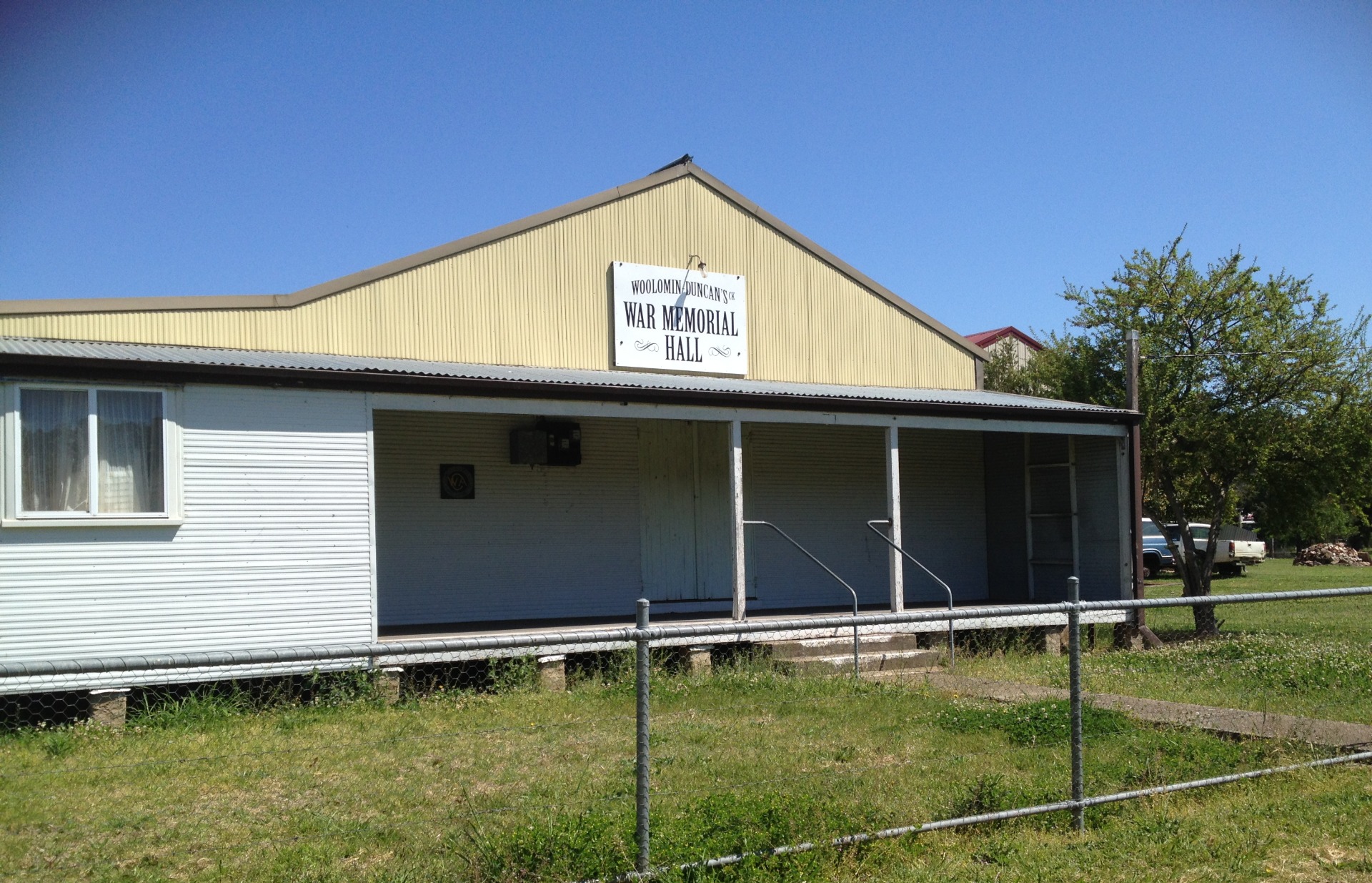 Woolomin-Duncan's Creek War Memorial Hall, street view