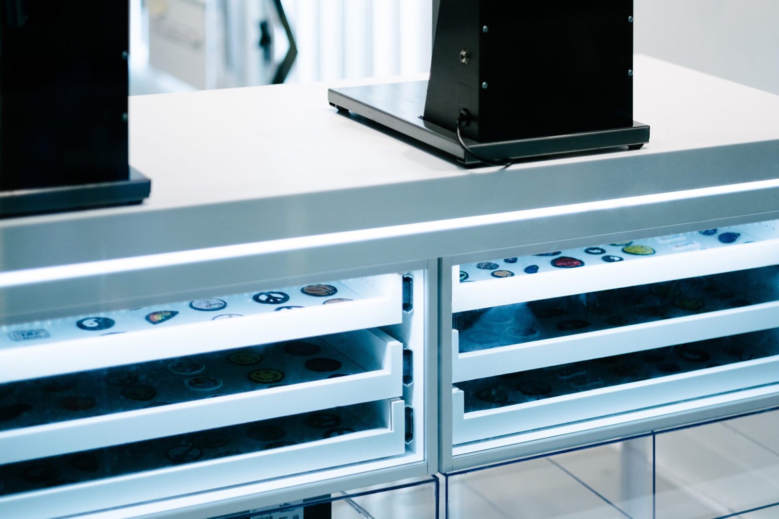 Space between converse customisation 2019 8