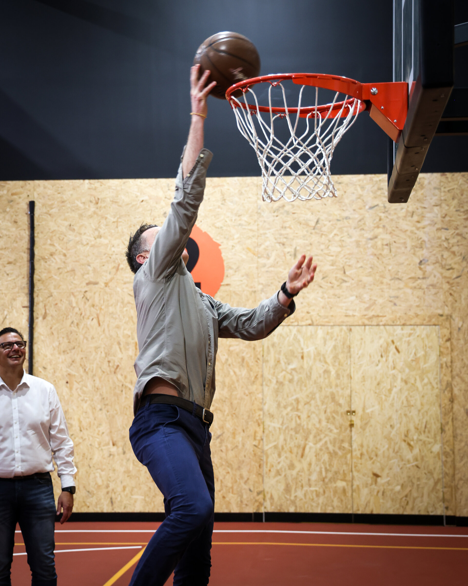 Description of Image 4