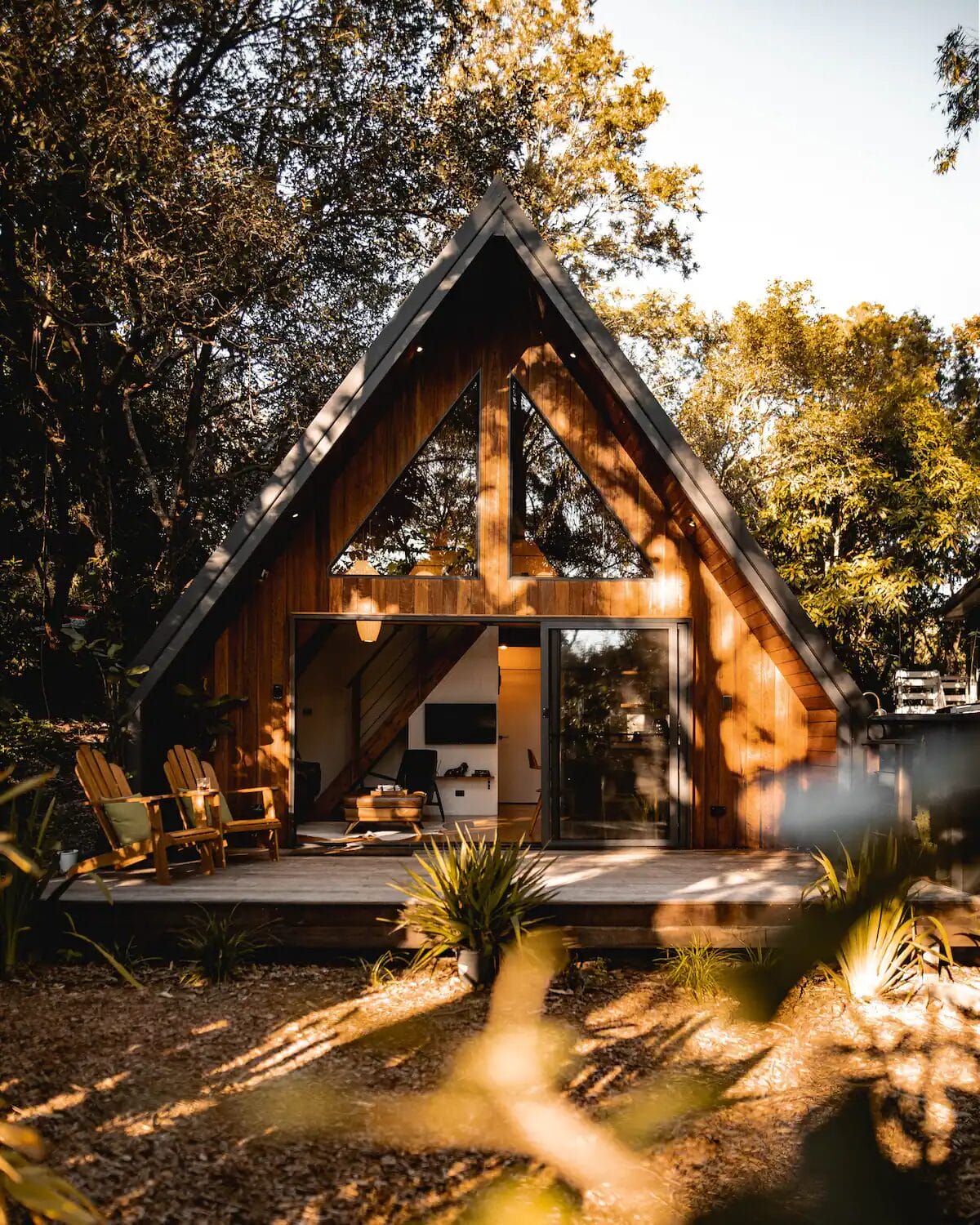 Eh Frame Eh Frame – Airbnb - We Are Explorers