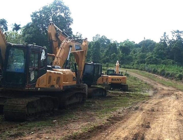 Lima Ekskavator Misterius Ditemukan di Sungai Desa Bente, Warga Khawatirkan Aktivitas Ilegal