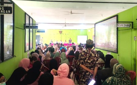 AKAN DISEGEL! Warga Bahomotefe Tolak 50:50 Dana Rp4,3 Miliar, Kantor Desa Terancam Ditutup