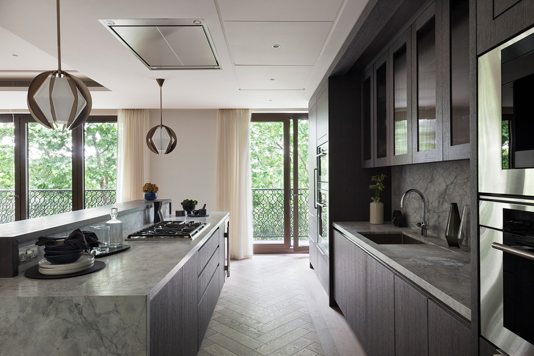 AJ 975 2 5 2 1029 copy