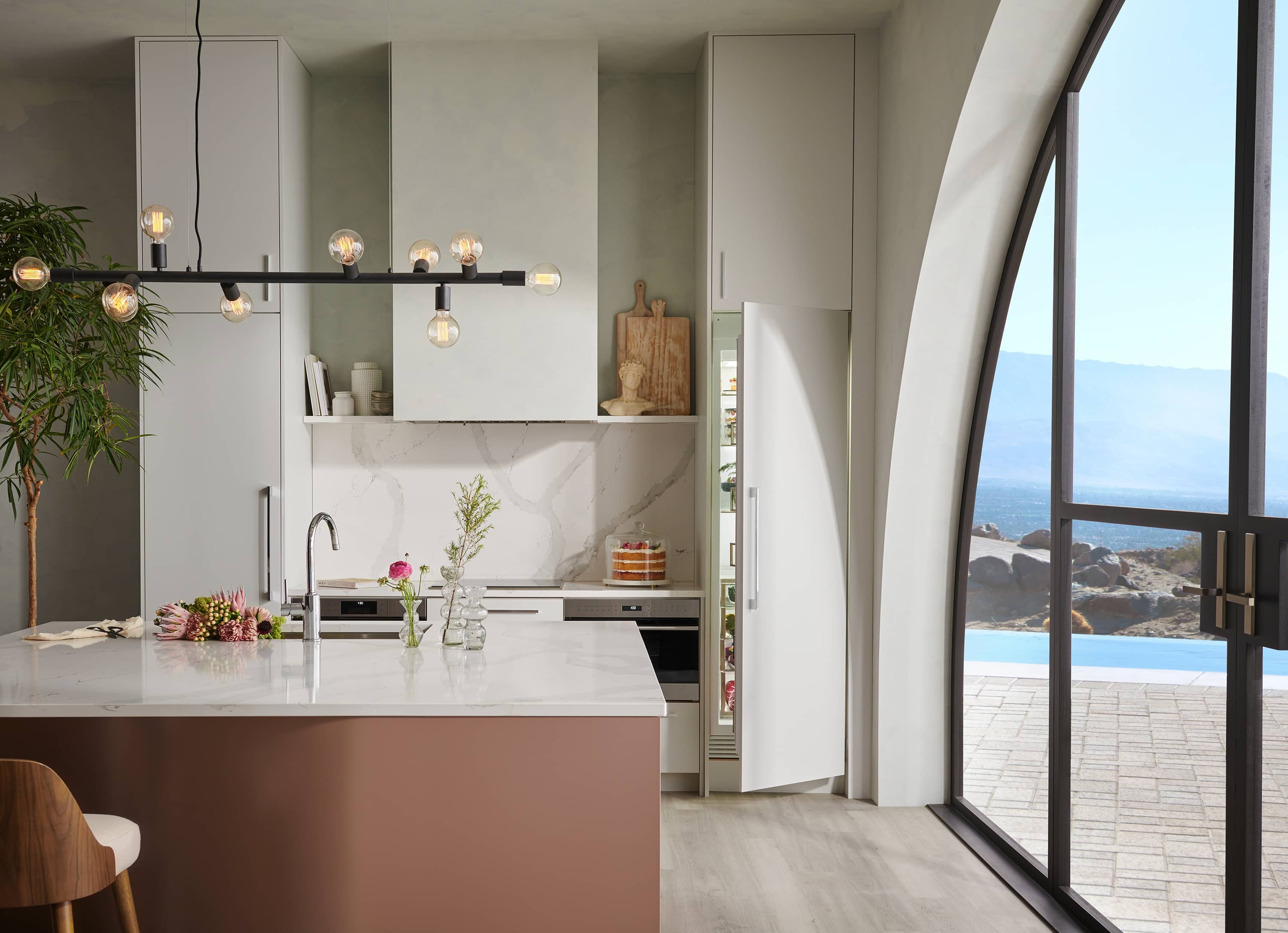 Minimal European Kitchen Mid 03 open 1