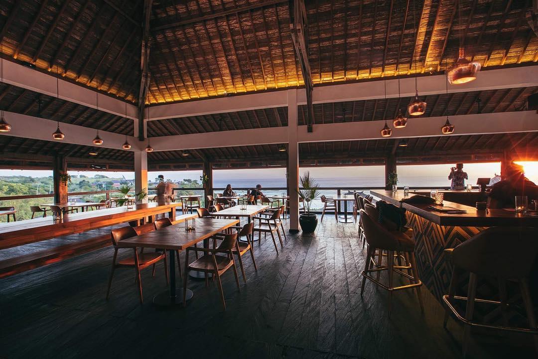Mana Uluwatu Restaurant & Bar
