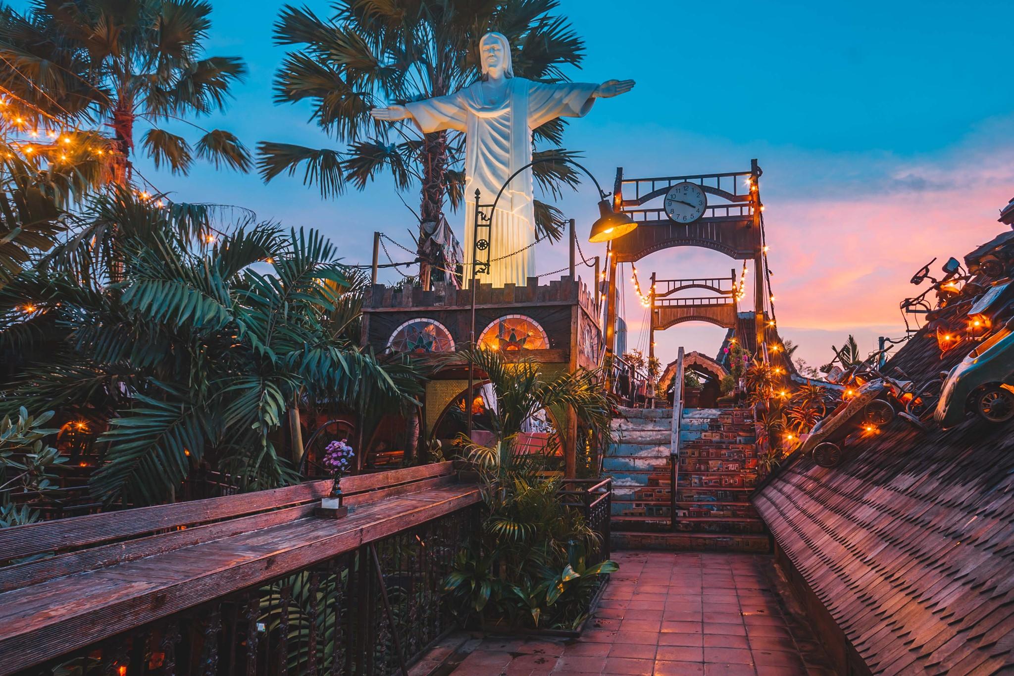 The Bali Bible | La Favela