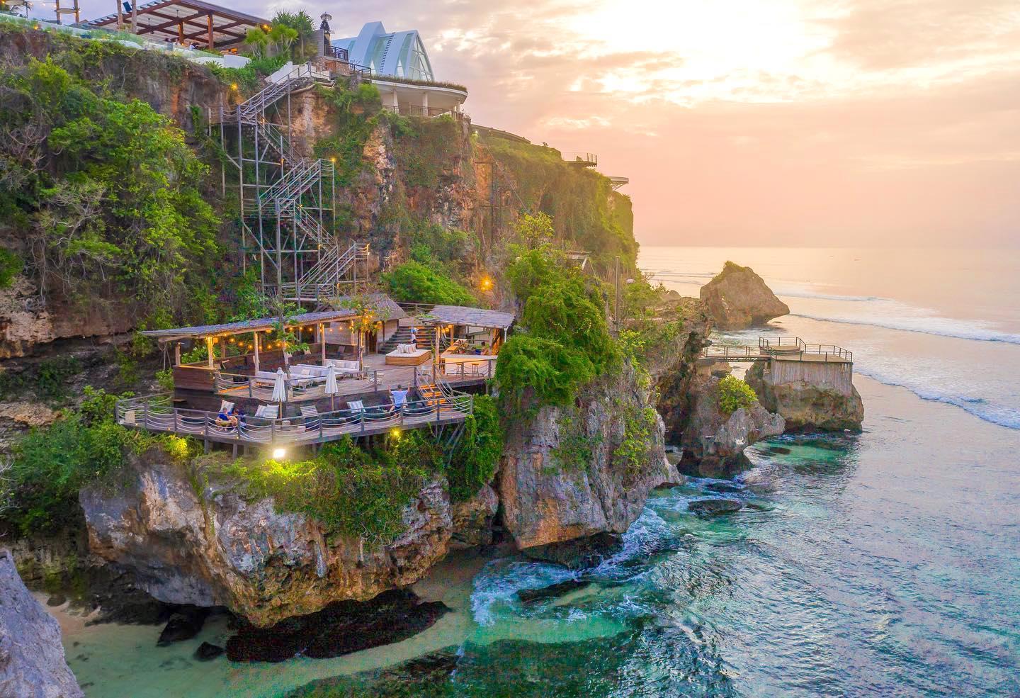 a2f96c95aa4844f06be12a16cd13838d Bali Sunset Bars