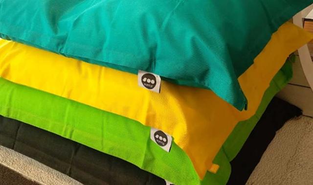 santai pool bean bags