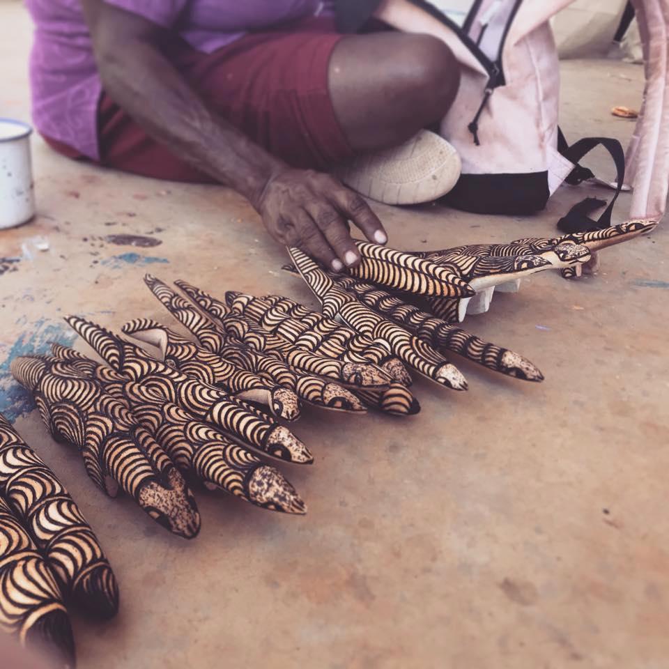 Play Travel | Maruku Arts Gallery, Uluru