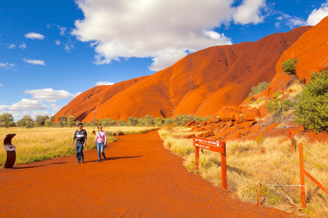 Play Travel | Mala Walk at Uluru-Kata Tjuta National Park