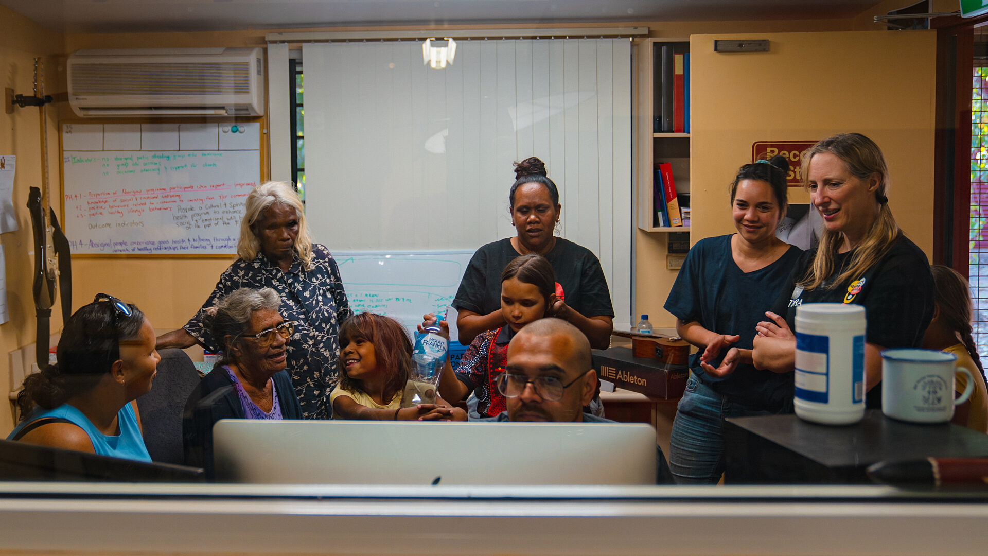 AJC Tura Sound FX 0554