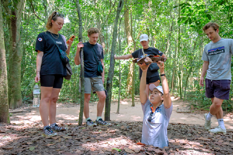 Ho Chi Minh City: Cu Chi Tunnels - Half day (SGT009)