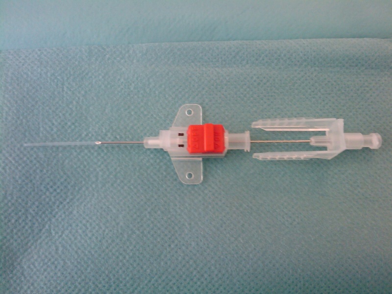 File:Arterial kateter.jpg