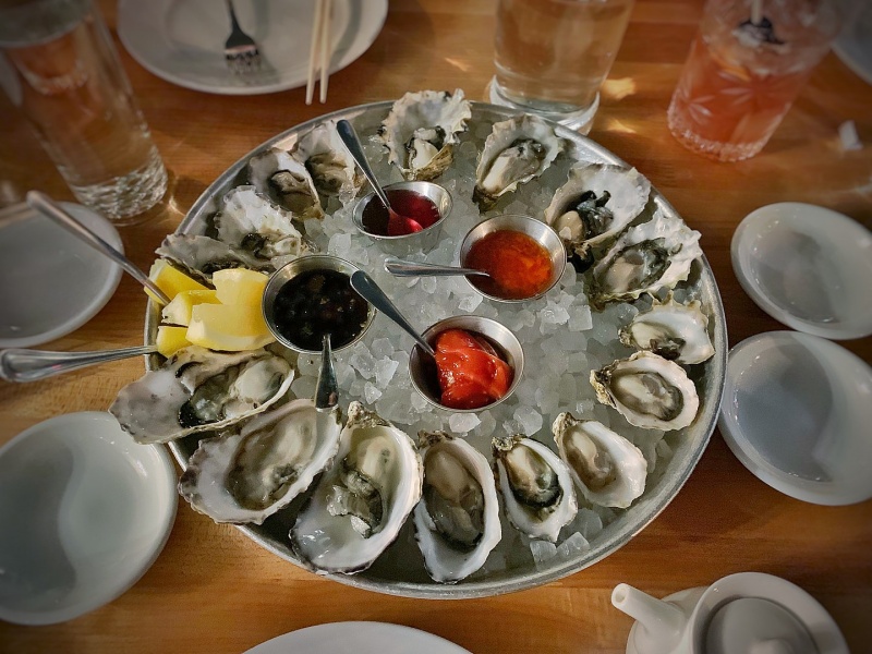 File:Oysters of the day 01.jpg