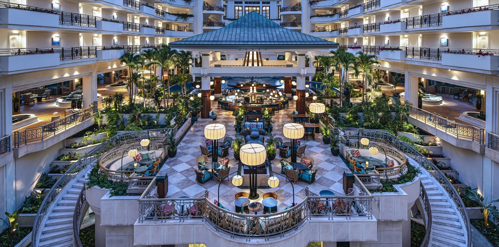 Grand Wailea Maui, A Waldorf Astoria Resort, Maui, Hawaii, USA, Botero Lounge