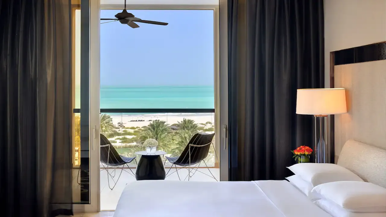 Park Hyatt Hotel and Villas, Abu Dhabi, King Bed Sea View Room